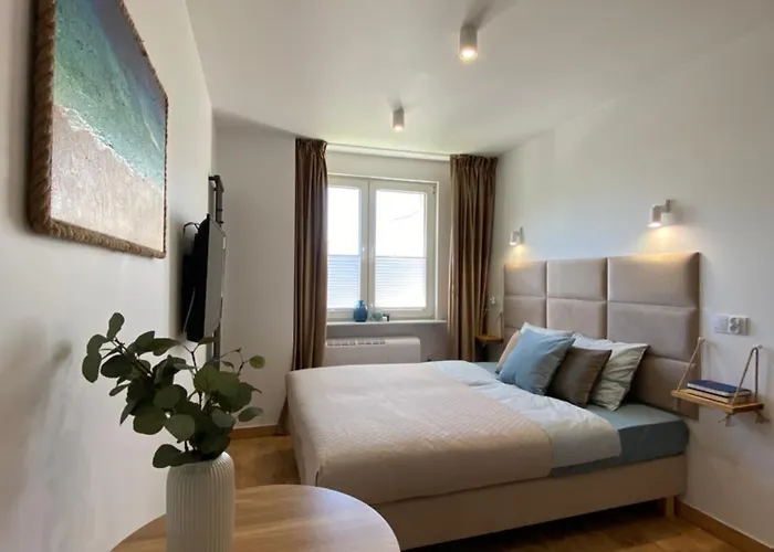 La Playa Apartments